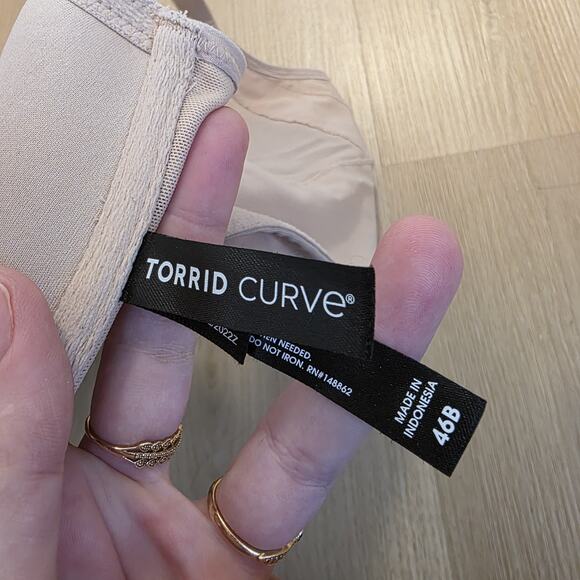 Torrid Cream 360 Back Smoothing Lightly Lined Front Close T-Shirt Bra Size 46B - Picture 5 of 8